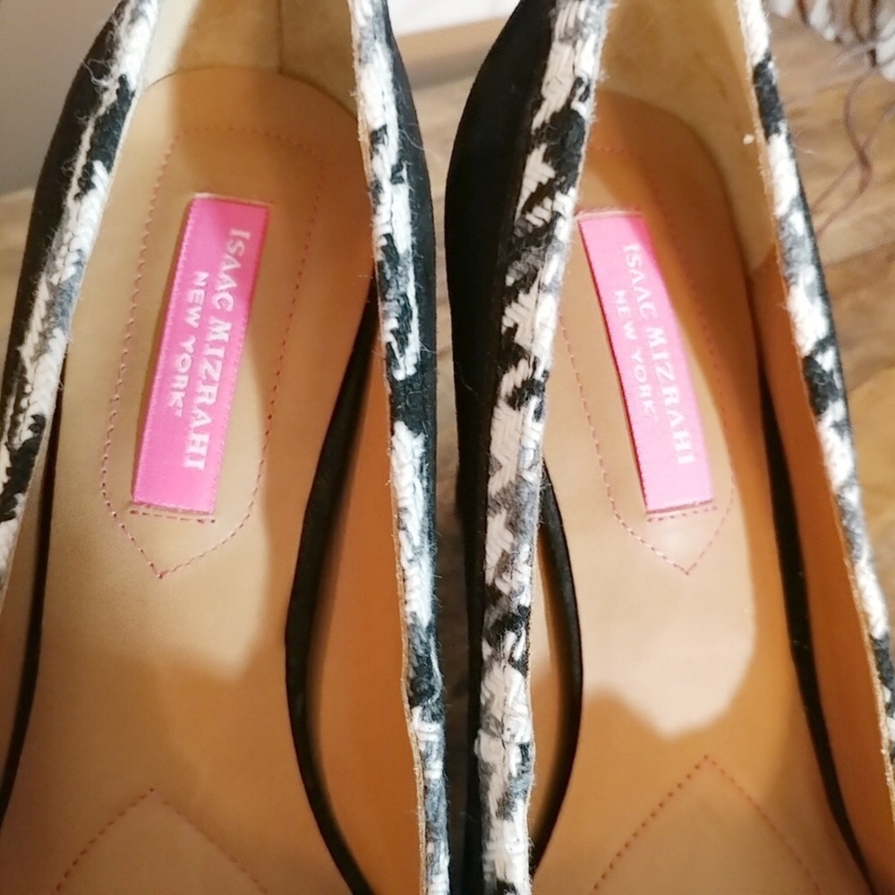 Isaac Mizrahi New York Lauren Black Suede Pumps - Picture 6 of 8